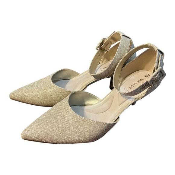 Anne Klein Fararia Iflex Pointed Toe Kitten Heel Pump in Gold Size 9.5M - Picture 2 of 13